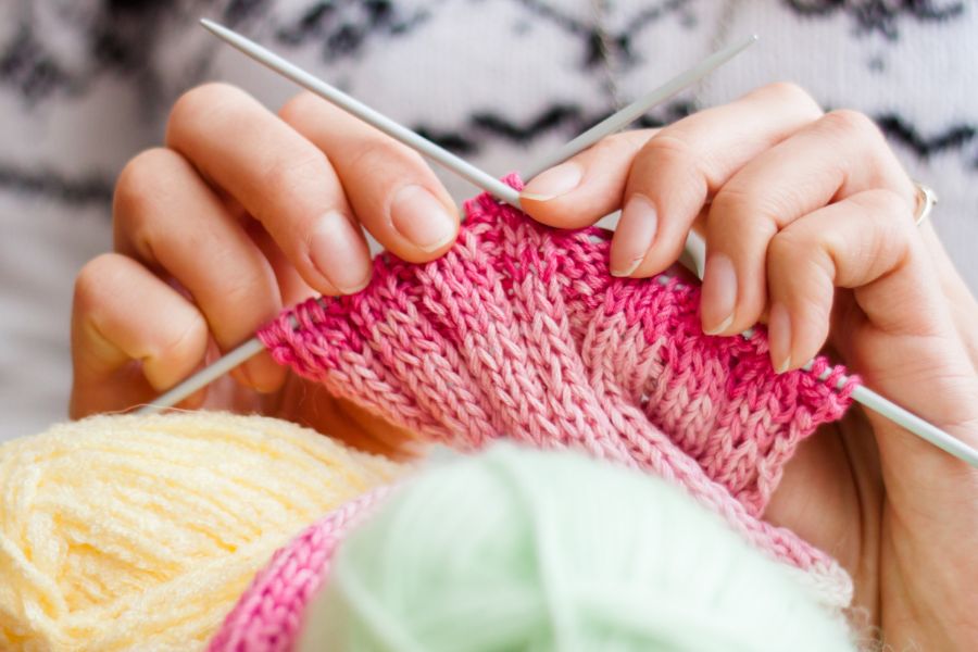 6 Lovely Free Knitting Patterns for Beginners – Learn How to Knit with Kutovakika