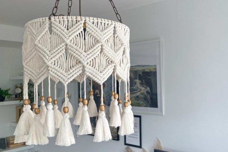 15 Gorgeous DIY Macrame Chandelier & Lampshade Patterns
