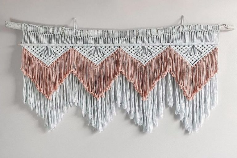 How to Make a Boho Macrame Wall Hanging – Written Pattern by Christina Hodges from the Knotting Millennial