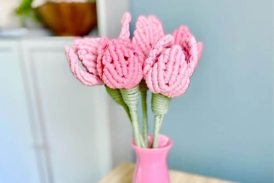 8 Gorgeous Free Macrame Flower Patterns by Simply Inspired