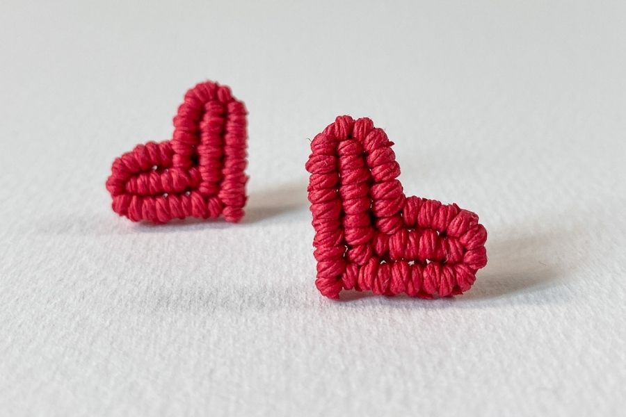 14 Lovely Macrame Valentine's Day Projects for Beginners - Macrame for Beginners