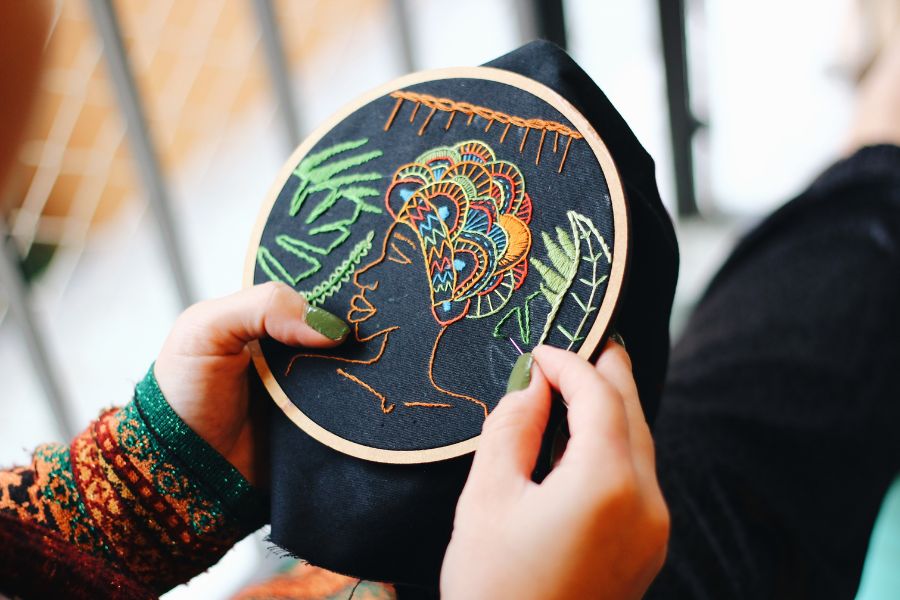 10 Amazing Fiber Arts - DIY KITS - How to start with Embroidery