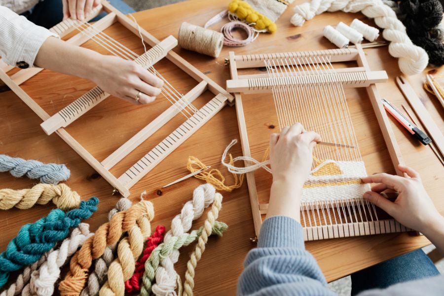 10 Amazing Fiber Arts - DIY KITS - How to start with Weaving
