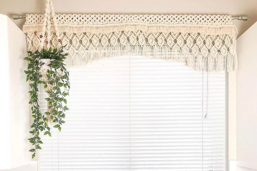 10 Free DIY Macrame Curtain Patterns for Beginners - Macrame Window Panel Tutorials