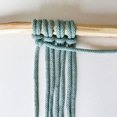 Double Half Hitch Knot Tutorial - Step-by-step with Photos - Macrame for Beginners