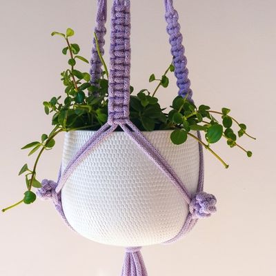 Macrame plant hanger tutorial